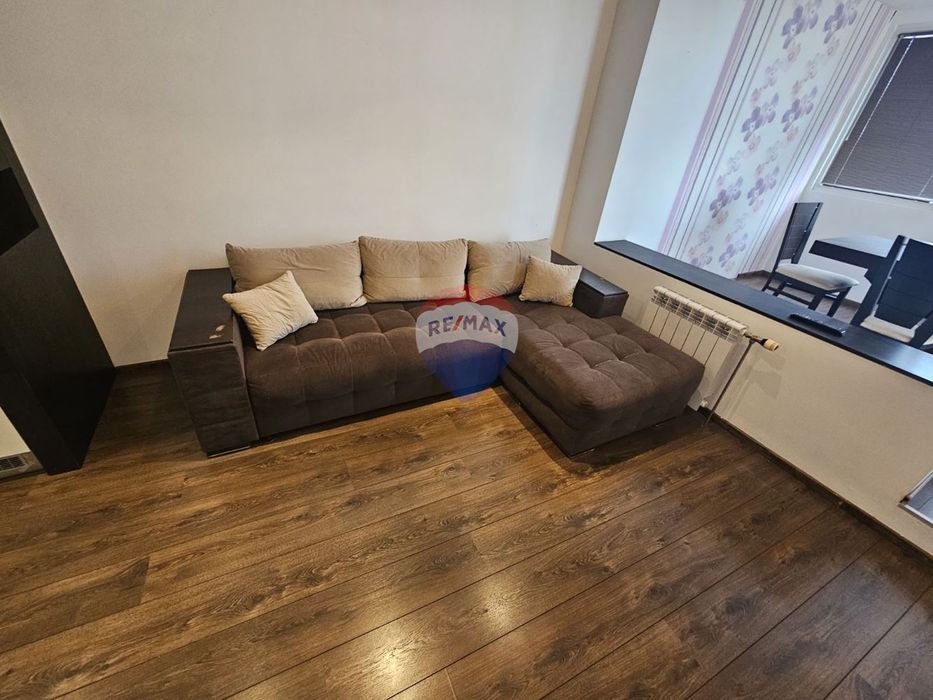 Дава се под наем Двустаен апартамент в Варна, Възраждане 1 - 91 кв.м за 508.47 € - Снимка #2