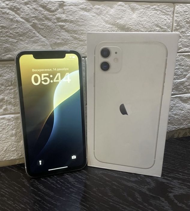 Айфон 11 белый 128/75