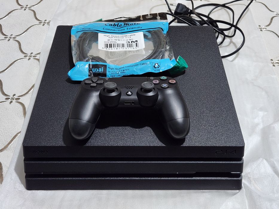Sony PS4 pro alo holatda