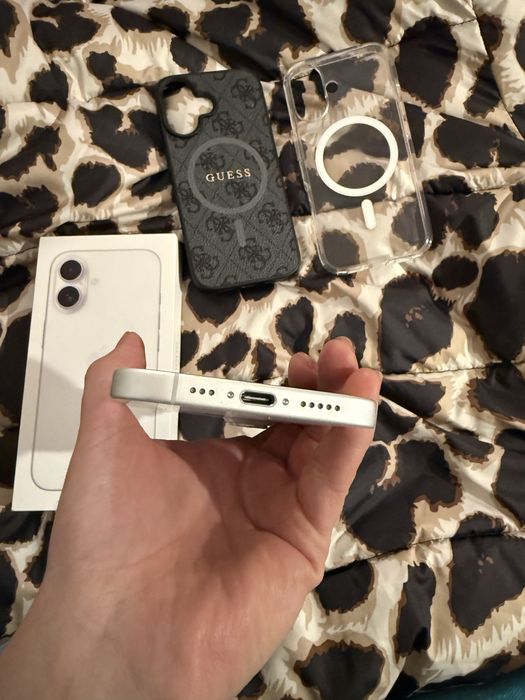 Telefon iPhone 16