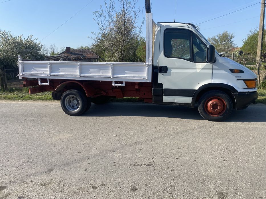 Vand iveco daily basculabil pe 3 parti