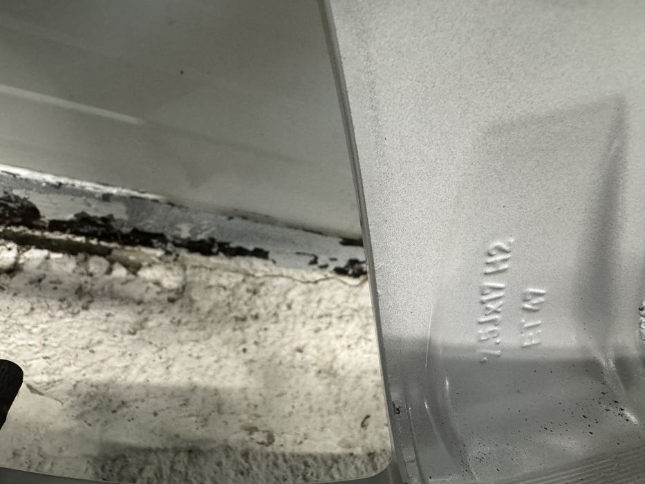 Джанти със зимни гуми Mercedes 235/60/17 ТОП СЪСТОЯНИЕ