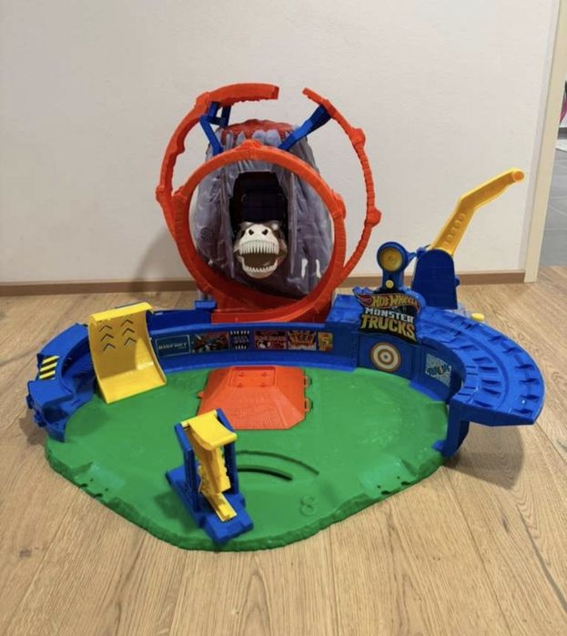 Hot Wheels писта - Monster Trucks - T-Rex Volcano Arena Playset