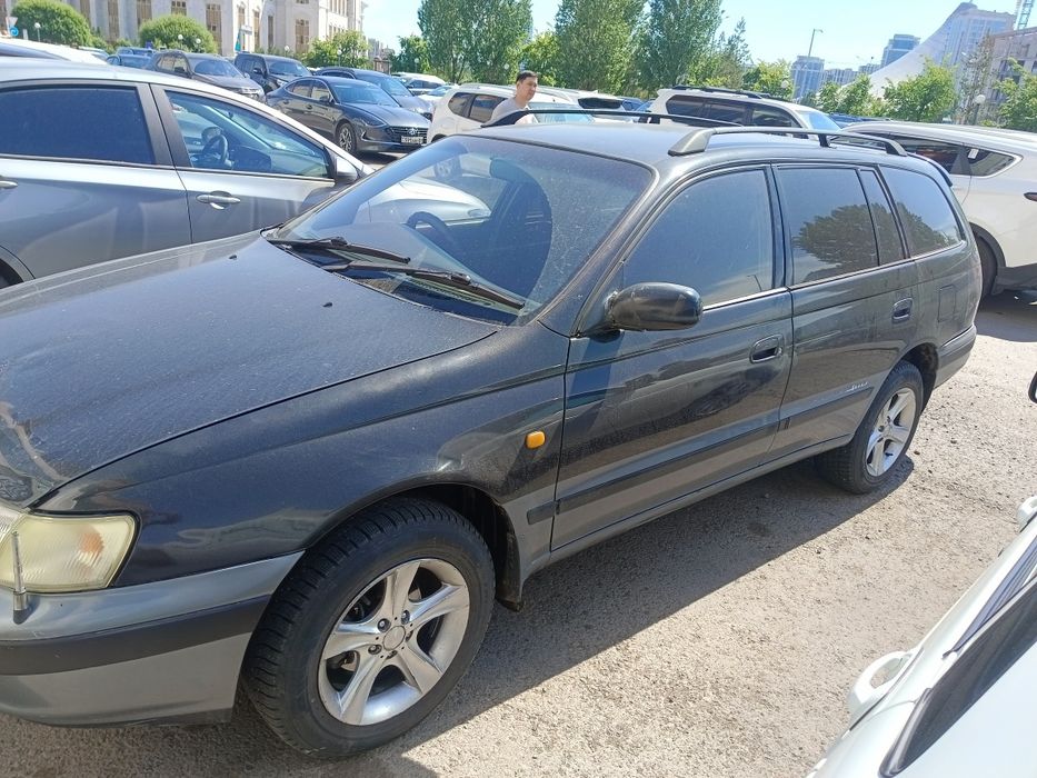 Продам тоиота калдина