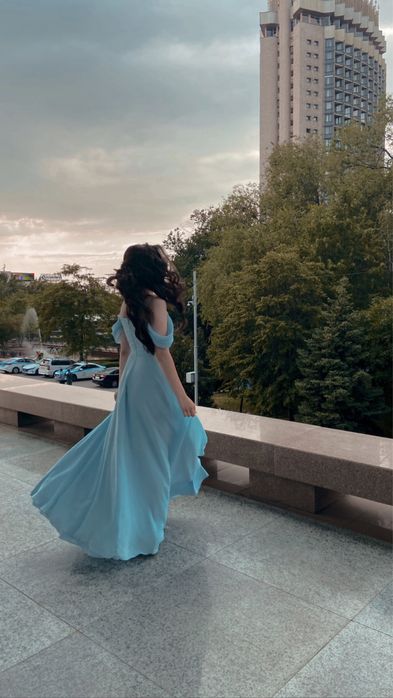 Платье вечернее