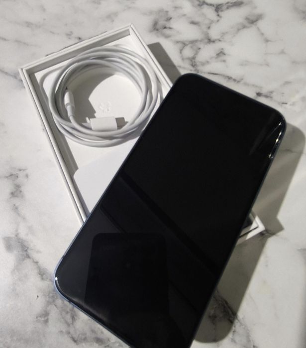 Продам айфон 13 128 гб