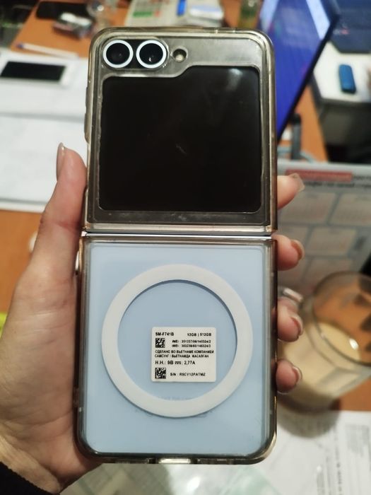 Продам телефон Samsung z flip 6