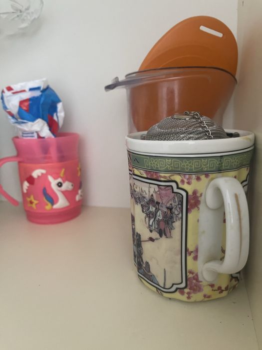 Үйге арналған ыдыс аяк, көрпе -көпшік