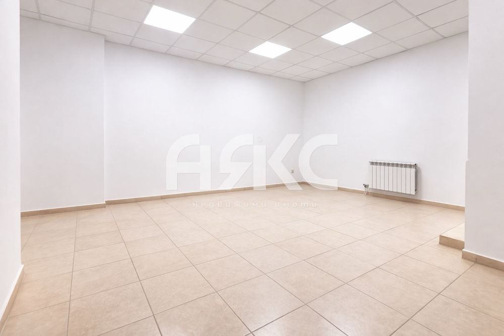 Магазин с възможност за двустаен апартамент – кв. Иван Вазов