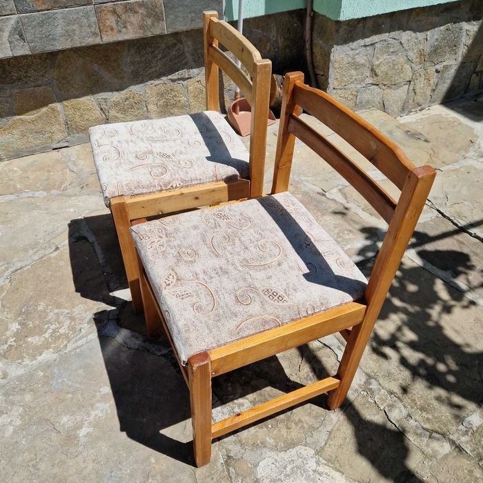 Трапезни столове