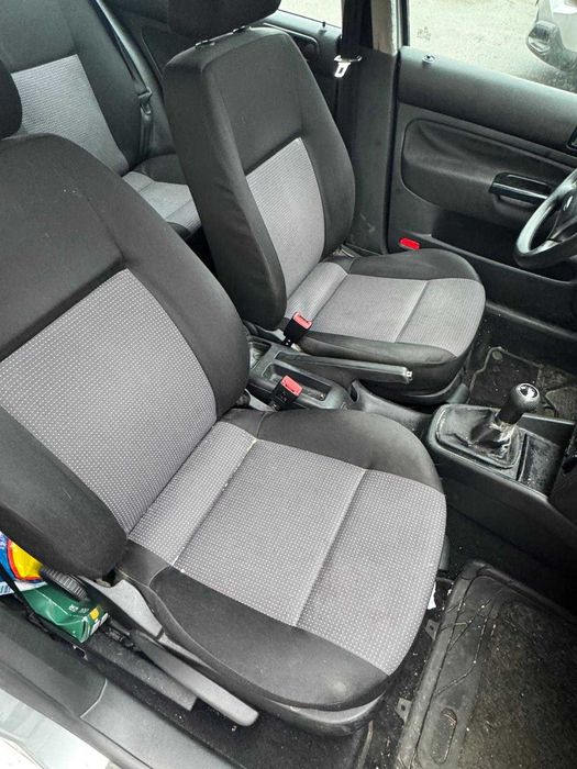 VW Golf 4 usor avariat