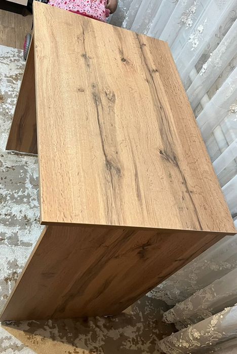 Продам столик универсальный