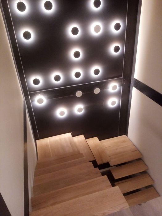 Scări interioare și balustrade