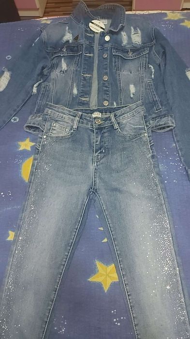 Compleu de damă nou de la Guess