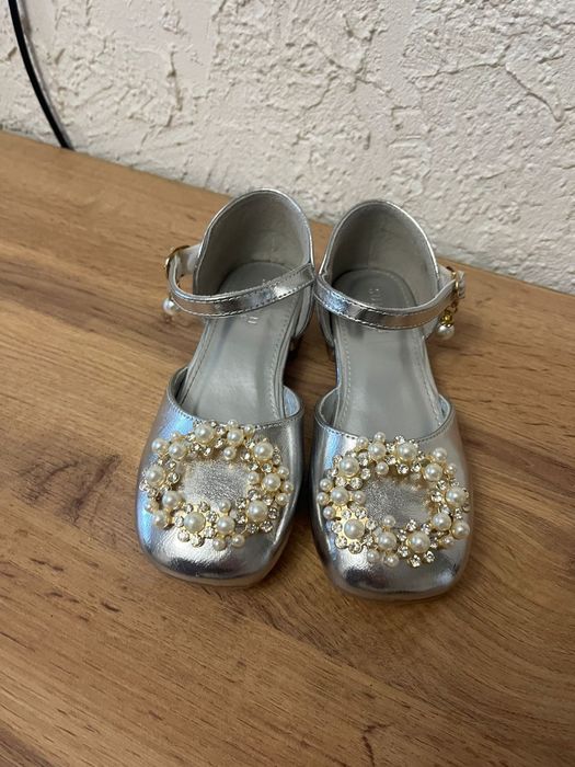 Туфли праздничные