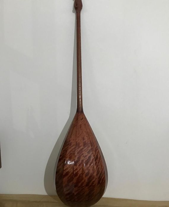 Домбыра сатылады!