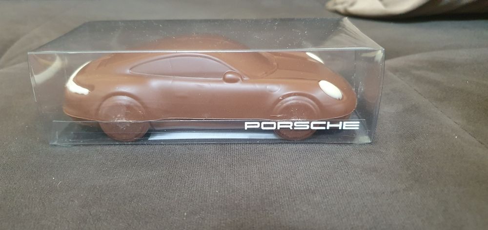 Порше шоколадово