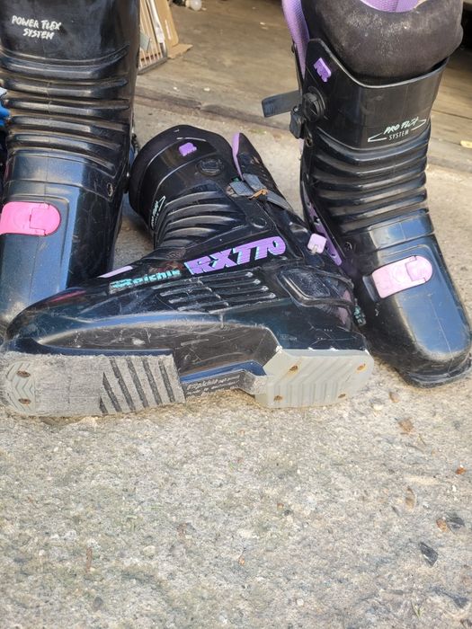 Clăpari, patine,schiuri