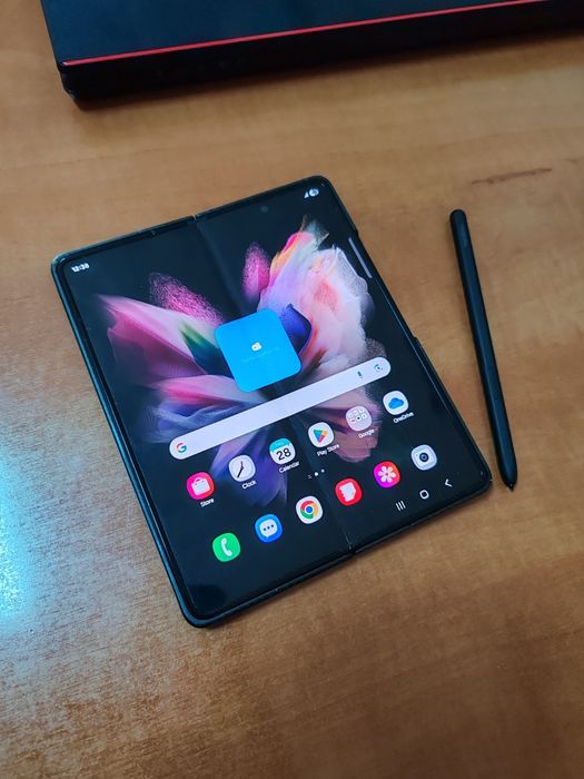 Samsung Galaxy Z Fold 3 second hand si noi de vanzare • Anunturi