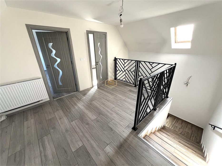 Vand casa in Lazuri