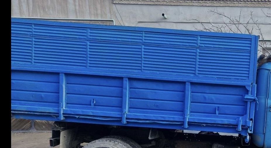 Gaz 53 kuzub sotiladi holati alo tòğri moshinaga bosib yuborasiz.