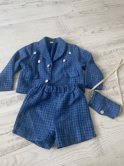 Costum elegant fetite