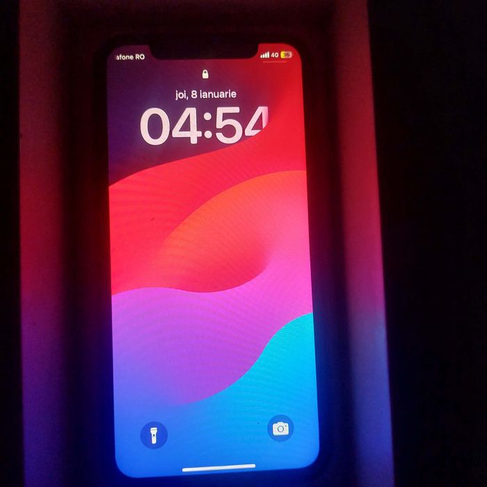 Vând iPhone 11 64gb