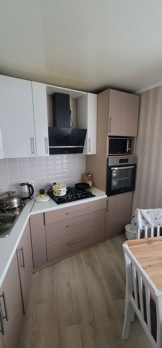 Продаётся кухонный гарнитур.