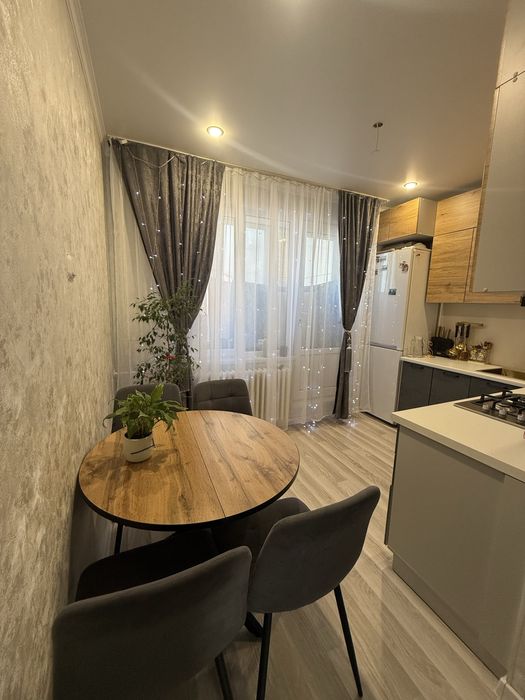 Сдам 2 ком квартиру +ком услуги