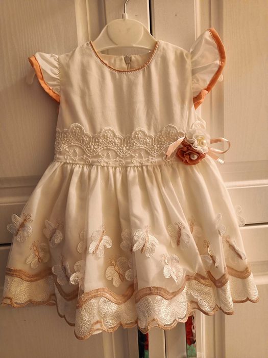 Детски рокли в различни размери