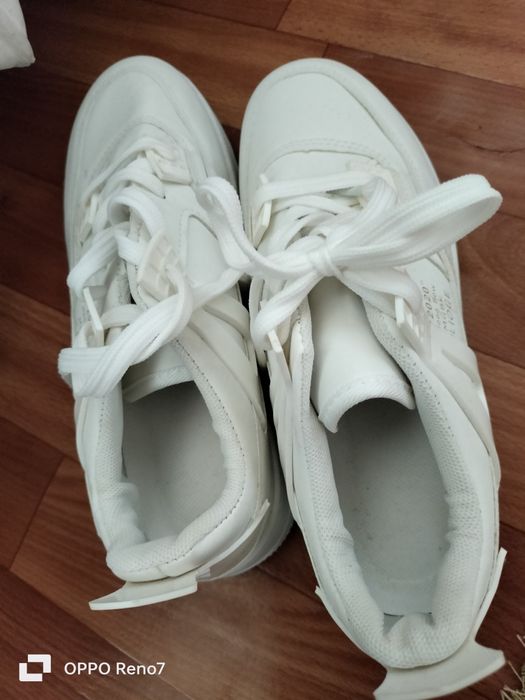 кроссовки женские