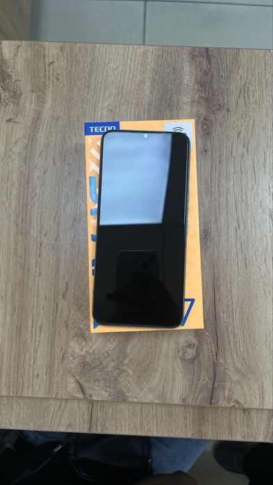Телефон Tecno Spark 7