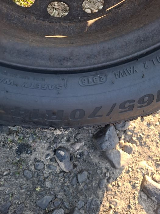 Vand roata rezerva fiat punto are anvelopa 165  70 14 buna kumho m+s