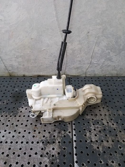 Broasca usa stanga fata alfa romeo 159 939