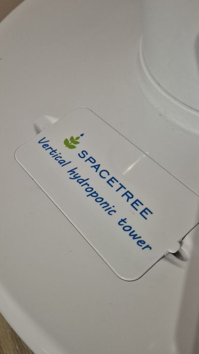 Вертикална кула за отглеждане на растения