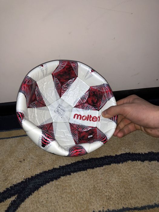 Molten futbool to'pi