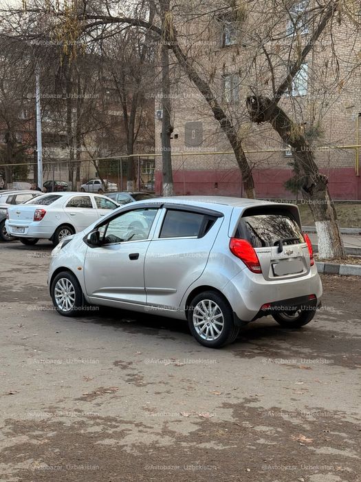 •Spark 2010 1.0 MT•