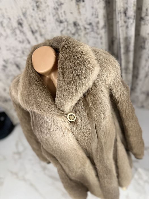 Haina din blana naturala 500 de lei bucata