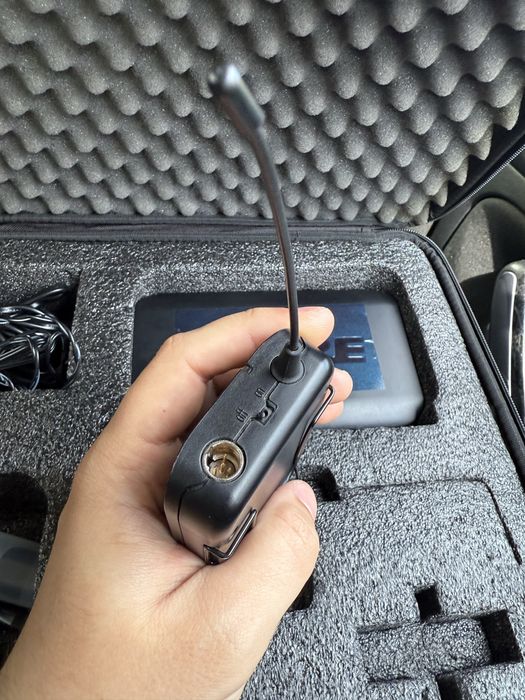 Se vând doua sisteme wirelles Shure BLX14 pentru instrumente si un microfon T bone Lucan (trompeta,saxofon, clarinet, trombon, tarabană, tobe)