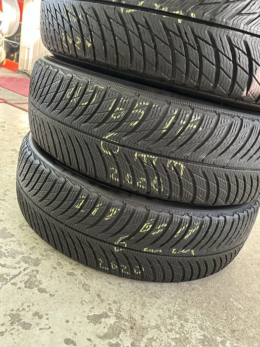 Гуми 215/60/17 и 215/65/17 Michelin Зимни 4 броя