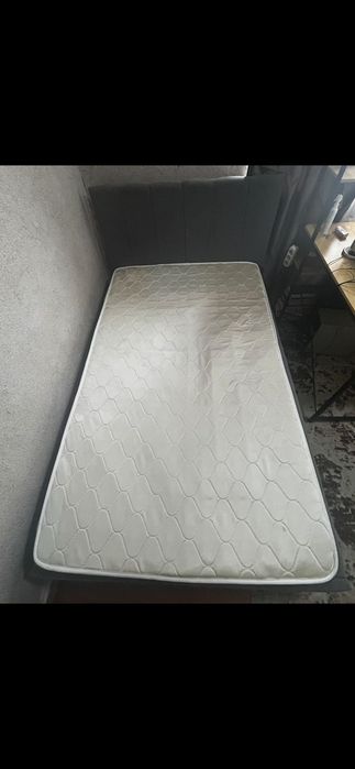 Продам кровать полуторка