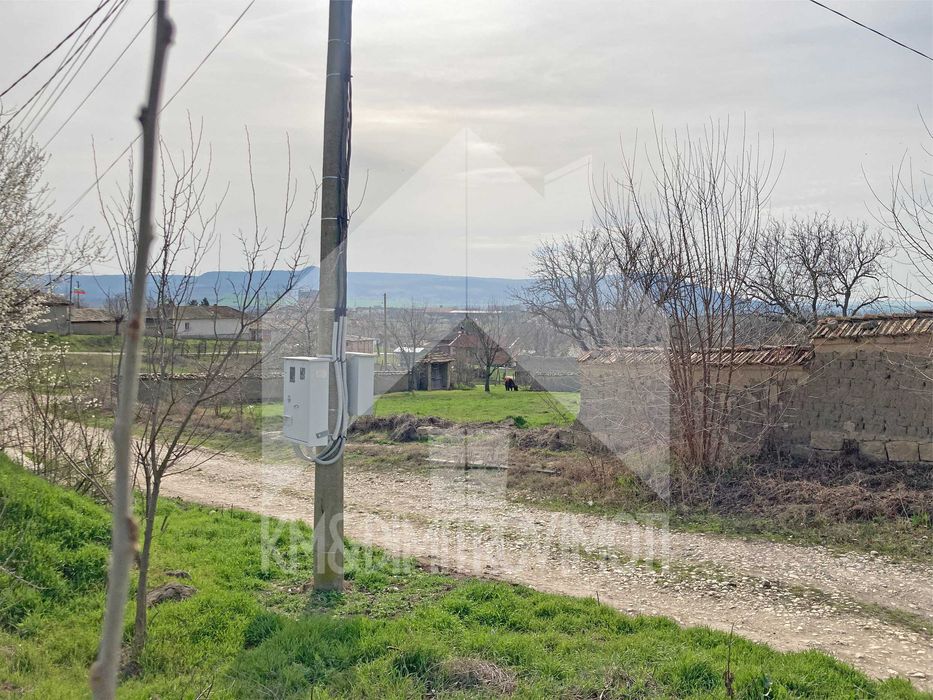 Продава парцел в с. Енево, (Нови пазар) 1 ДКА за жилищно строителство!