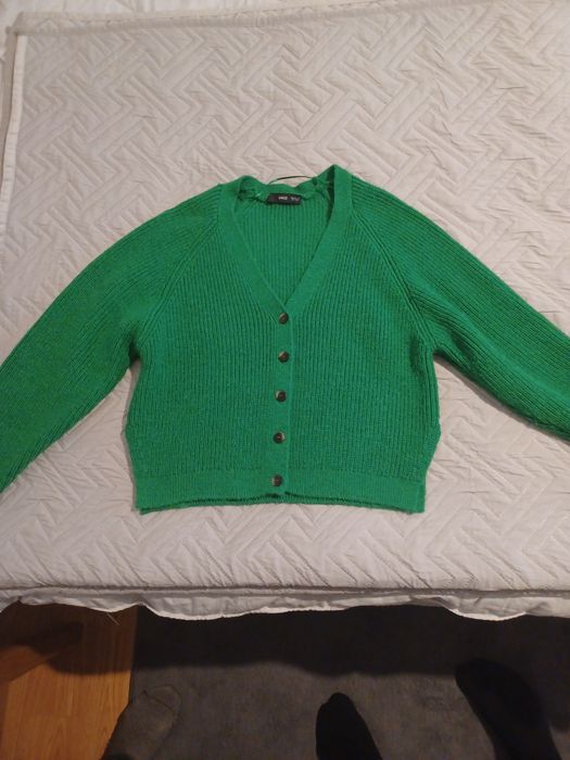 Pulover cu nasturi Mango