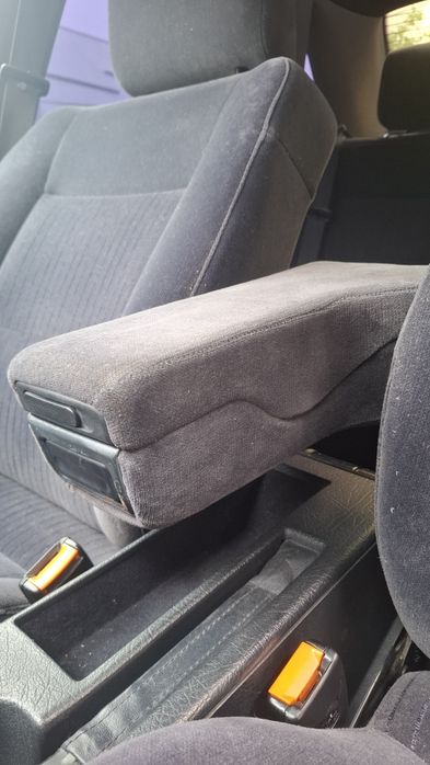 Подлокотник Audi 100 c4 a6