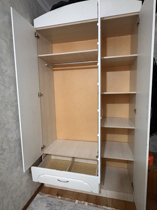 Шкаф , кровать , стол учебный