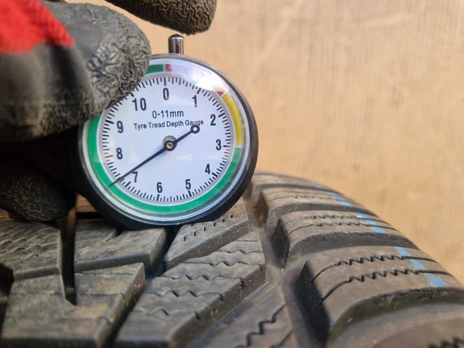 2 Hankook R19 235/50
Зимни гуми 
DOT2921