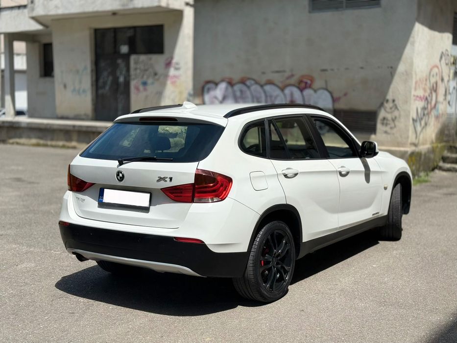 SUV * BMW X1 * X-Drive * Alb Perlat * Automat * Navi * Piele