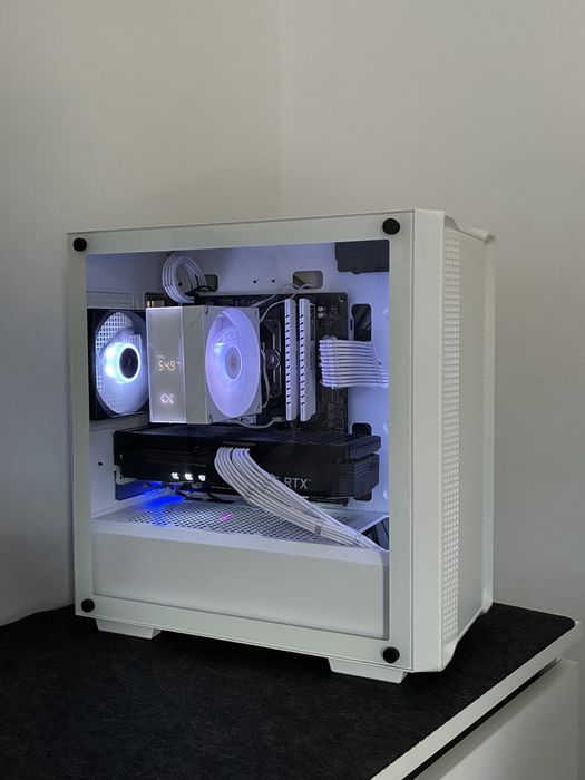 Гейминг компютър R5 5600x, rtx3070, 32gb ram + монитор