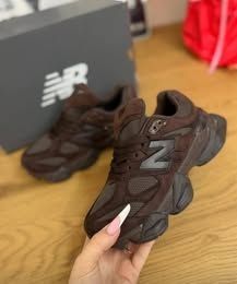 Adidasi New Balance 9060