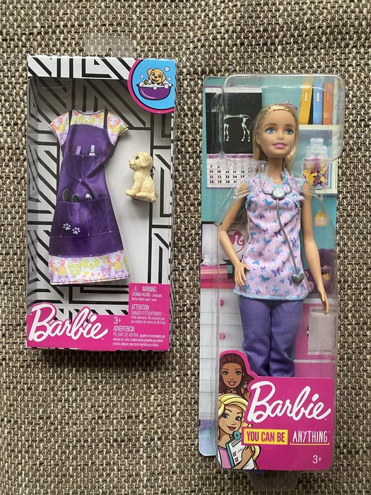 Vând păpușă Barbie asistentă + accesorii